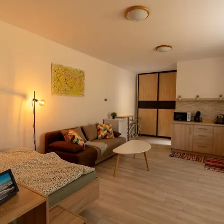 Lägenhet Paradajs Center - 24h Self Check-in & Free Private Parking Spišská Nová Ves