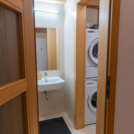 Apartmán Paradajs Center - 24h Self Check-in & Free Private Parking Spisska Nova Ves